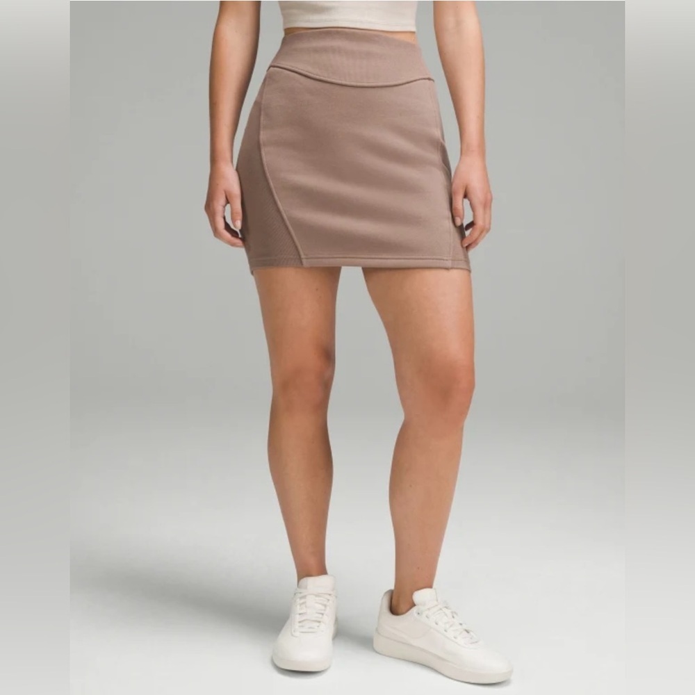 Lululemon Scuba High Rise Mini Skirt size Large Burgundy Red NWT
